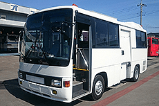 小型バス 車イス移動車